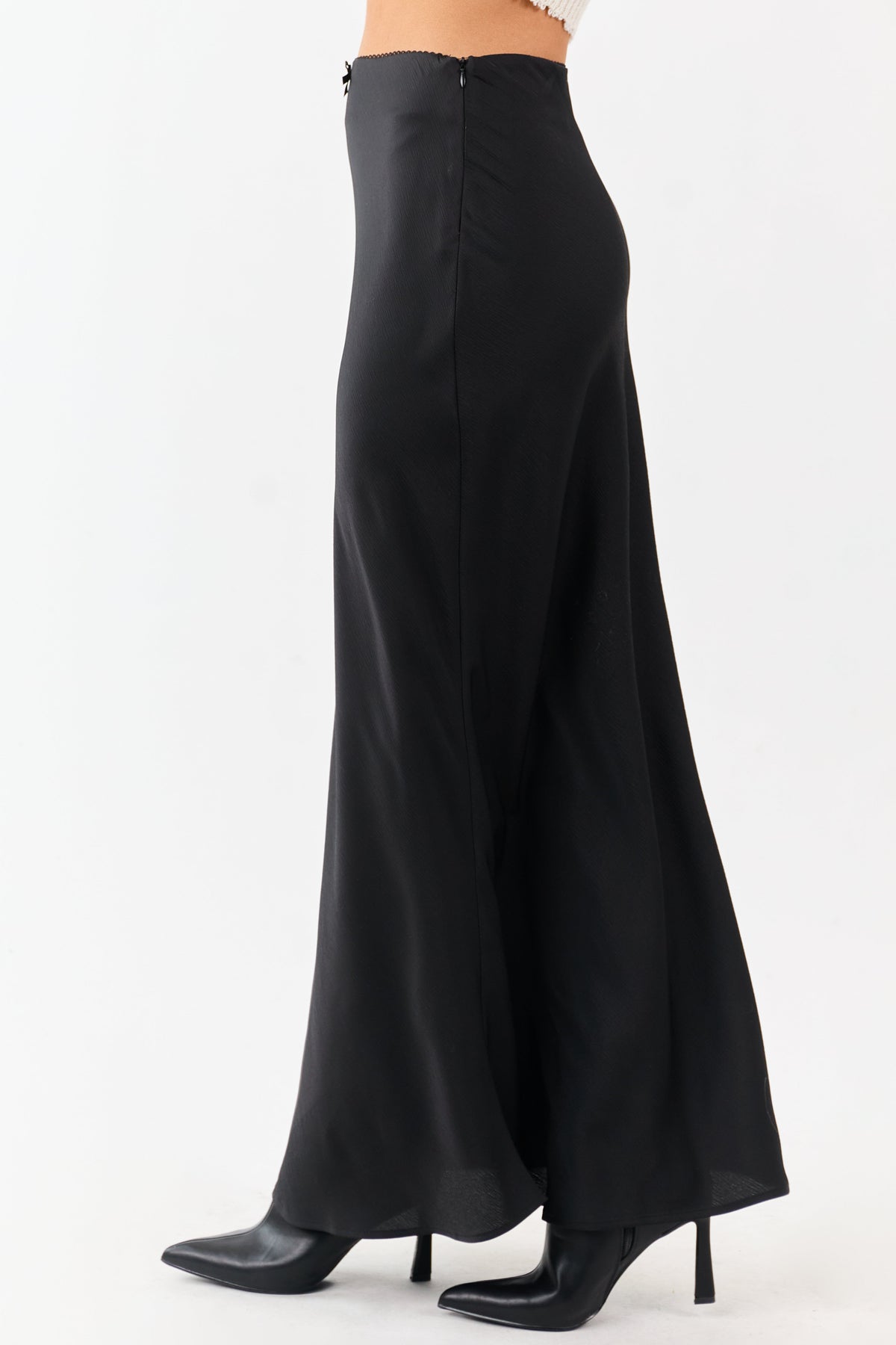 Black Textured Satin Bow Detail Maxi Skirt