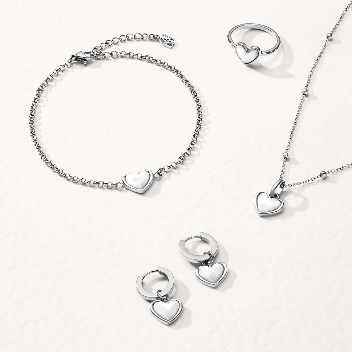 Mother of Pearl Heart Pendant (Silver)